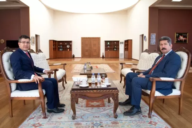 Rektör Andı'dan Rektör Taş'a ziyaret Rektör Andı'dan Rektör Taş'a ziyaret