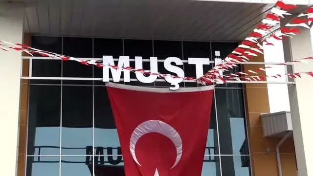 Bakan Soylu: 'Birileri çatlasa da patlasa da Kanal İstanbul'u yapacağız' Bakan Soylu: 'Birileri çatlasa da patlasa da Kanal İstanbul'u yapacağız'