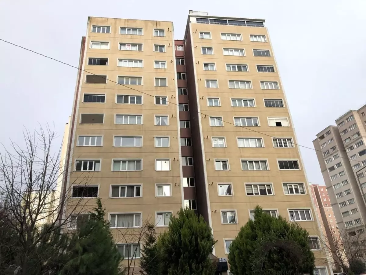 Beylikdüzü'nde iki çoçuk annesi kadın, eşini öldürdü
