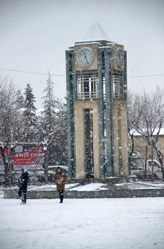 Karaman'da kar yağışı