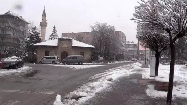 Karaman'da kar yağışı