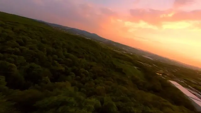 (ÖZEL) Yarış dronu ile Türkiye'yi tanıttı (ÖZEL) Yarış dronu ile Türkiye'yi tanıttı