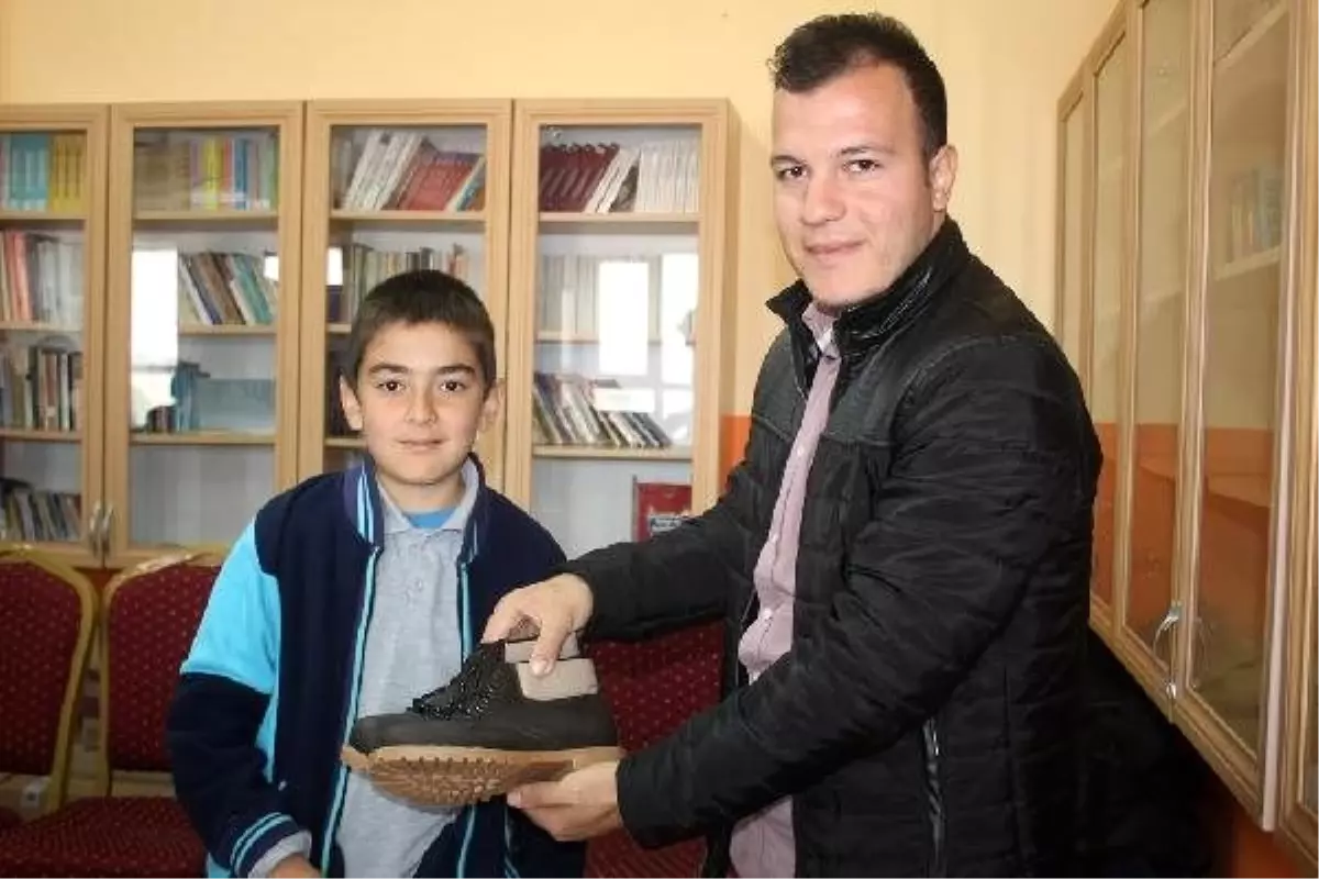 Sosyal medyadan 1250 öğrenciyi ısıttılar