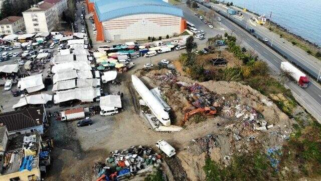 Trabzon'da pistten çıkan uçak, Yomra ilçesinin başına dert oldu