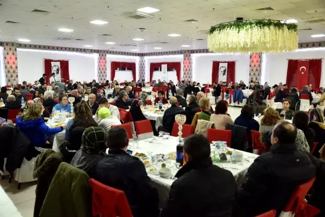 Engelli bireyler ve aileleri yeni yılı Tepebaşı'nda karşıladı Engelli bireyler ve aileleri yeni yılı Tepebaşı'nda karşıladı