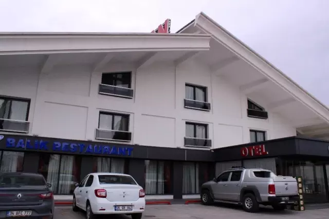İki kişiyi öldürüp polisi yaralayan zanlı her yerde aranıyor İki kişiyi öldürüp polisi yaralayan zanlı her yerde aranıyor