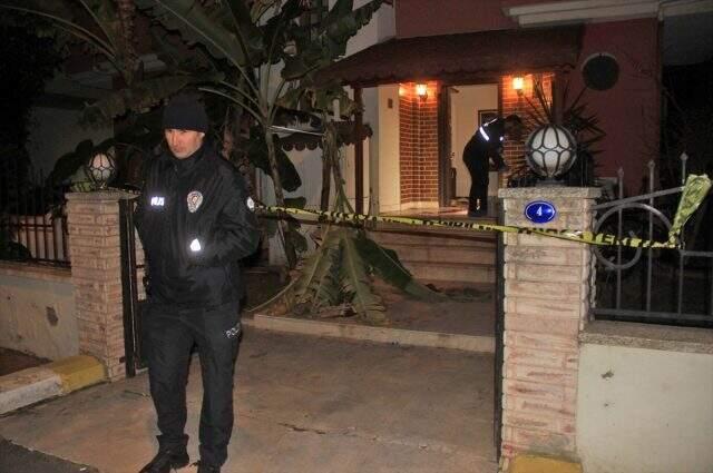 İzmir'de Sağlık müdürü ve doktorun eşinin öldürülmesine ilişkin 2 kişi gözaltına alındı