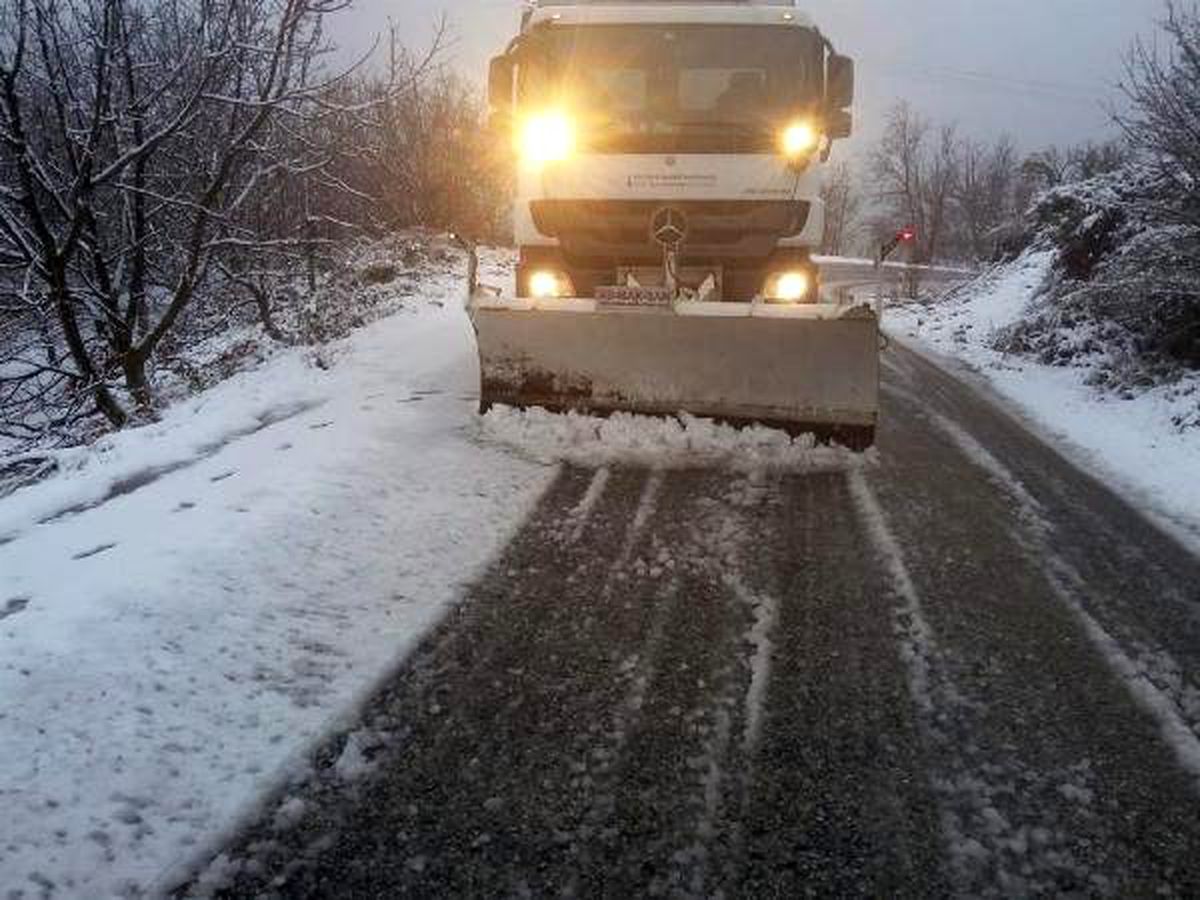İzmir'de yollar karla kaplandı
