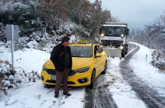 İzmir'de yollar karla kaplandı