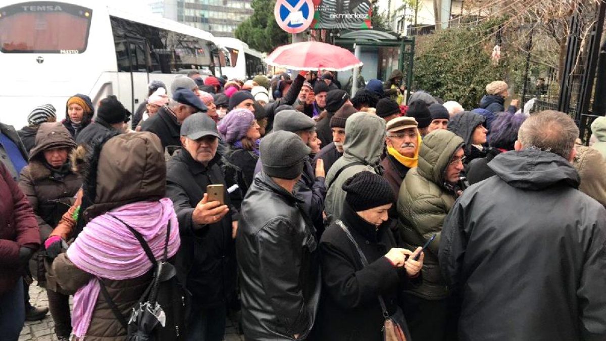 Kanal İstanbul kuyruğu Nimet Abla'nın önünü hatırlattı
