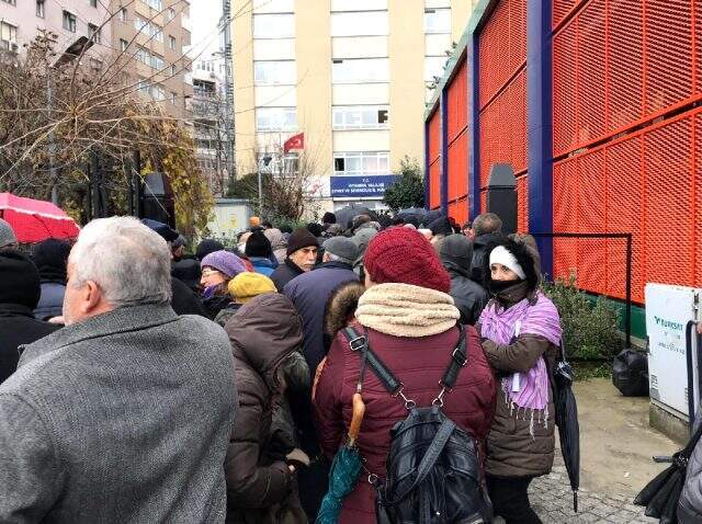 Kanal İstanbul kuyruğu Nimet Abla'nın önünü hatırlattı
