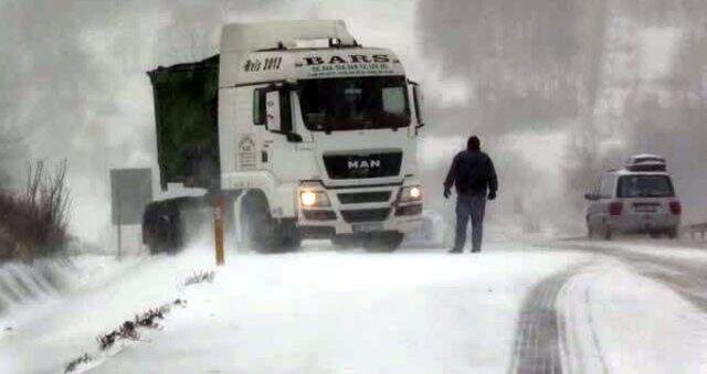 Kar, İstanbul sınırına dayandı! Akşam saatlerine dikkat