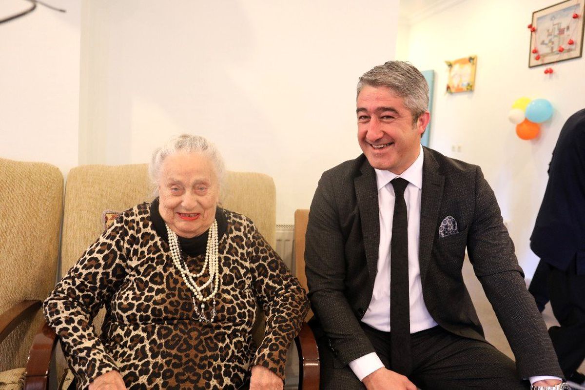 Marmaris Huzurevi'nde erken yılbaşı