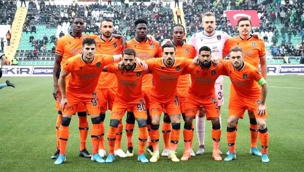 Medipol Başakşehir üç kulvarda yoluna devam eden tek takım