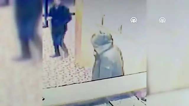 Torbalı'daki peş peşe cinayetler - Zanlının güvenlik kamerası görüntüleri (2) Torbalı'daki peş peşe cinayetler - Zanlının güvenlik kamerası görüntüleri (2)