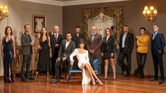 Yaprak dökümü devam ediyor! Azize ve Ferhat ile Şirin ekranlara veda etti