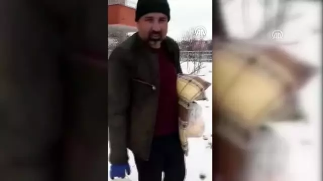 Yaylada karda bulduğu köpek ve 6 yavrusuna sahip çıktı Yaylada karda bulduğu köpek ve 6 yavrusuna sahip çıktı