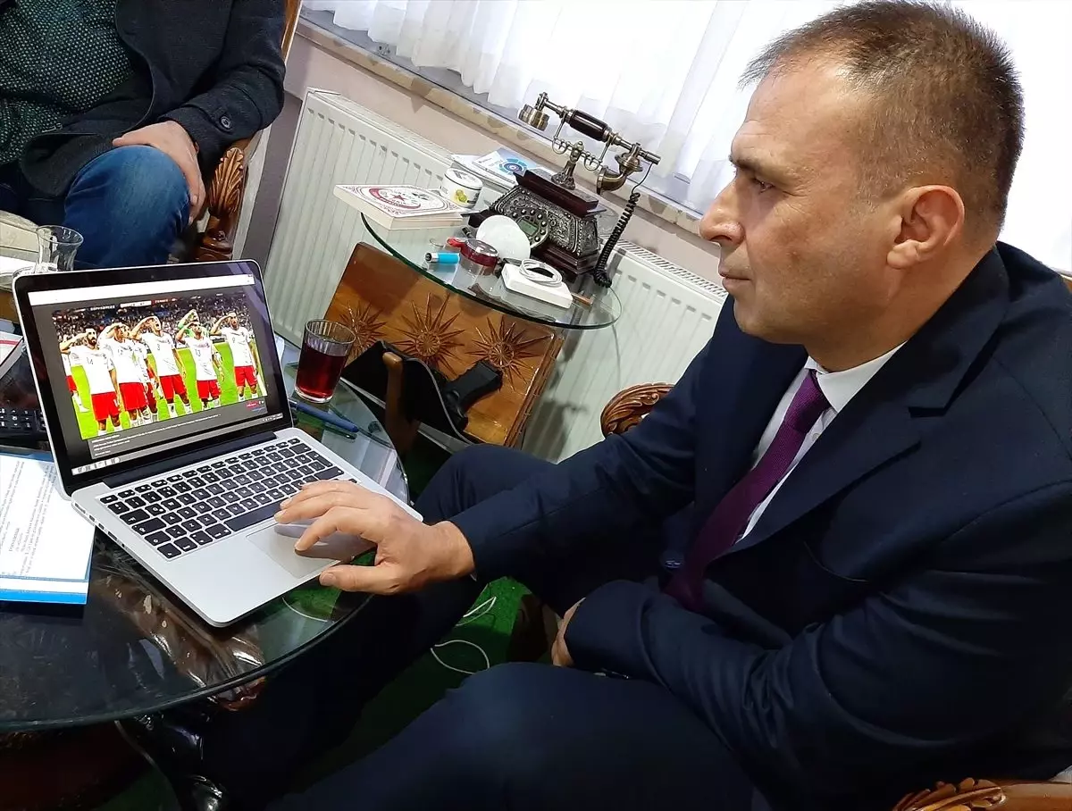 Ardahan İl Emniyet Müdürü Hayal, AA'nın 'Yılın Fotoğrafları' oylamasına katıldı