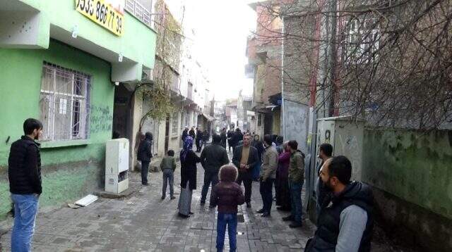 Diyarbakır'da husumetli iki grup arasında silahlı kavga: 2 kardeş yaralandı