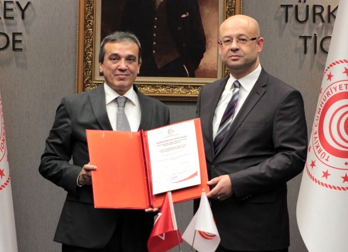 Dünya genelinde ilk helal akreditasyon sertifikası TSE'ye teslim edildi
