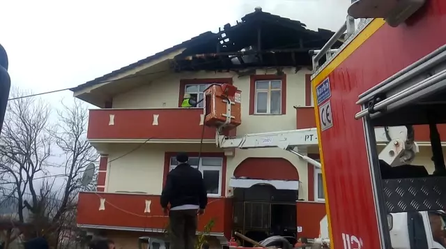 Düzce'de çatı yangını