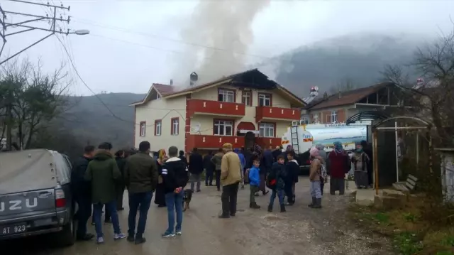 Düzce'de çatı yangını