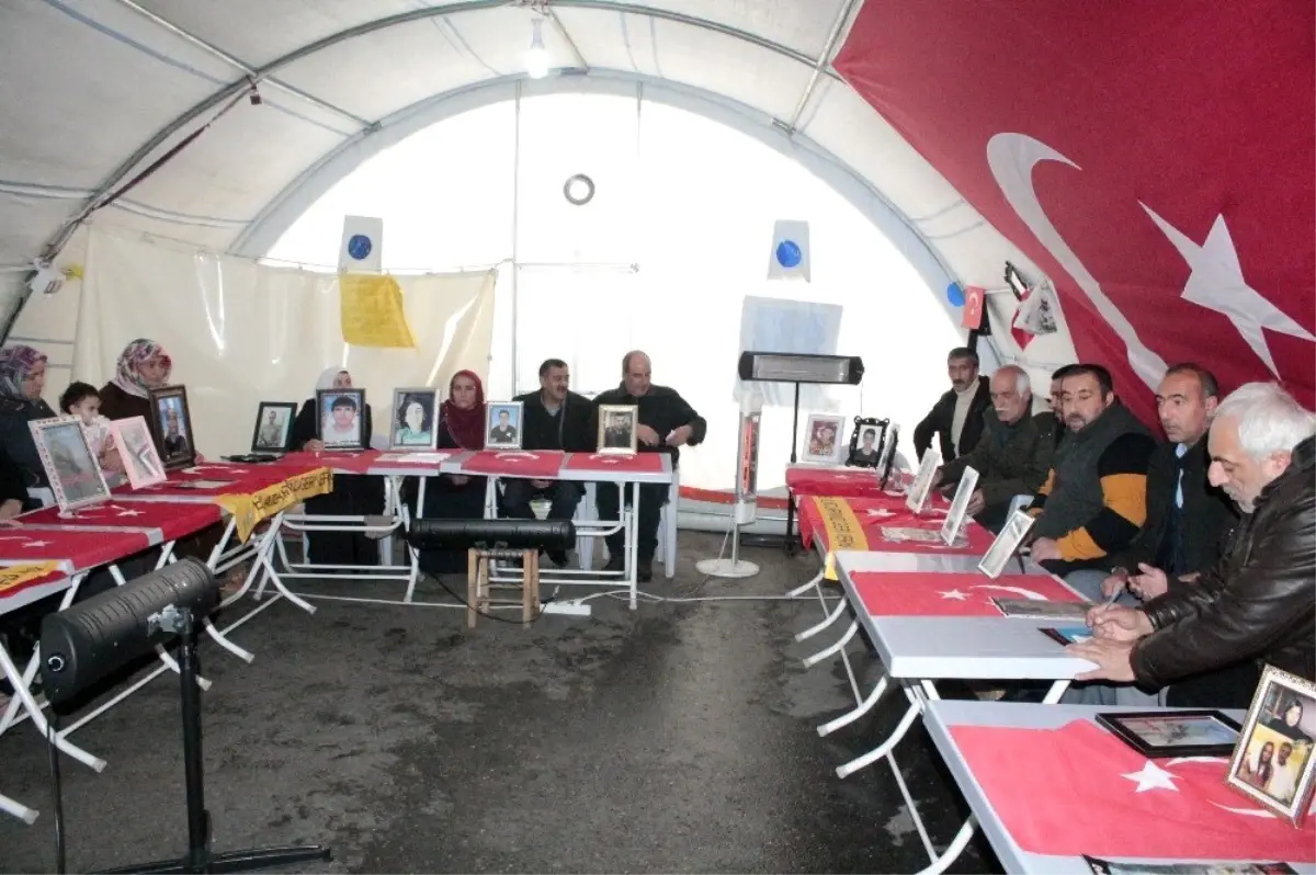 Evlat nöbetindeki ailelerden Emine Erdoğan'a teşekkür