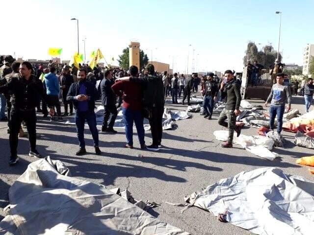 Haşdi Şabi taraftarları ABD Büyükelçiliğini bastı! Amerikan askerleri böyle görüntülendi