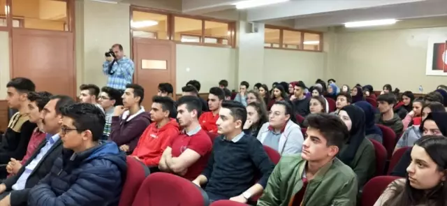 'İlacı Keşfet ve Akılcı Kullan' seminerleri düzenlendi 'İlacı Keşfet ve Akılcı Kullan' seminerleri düzenlendi