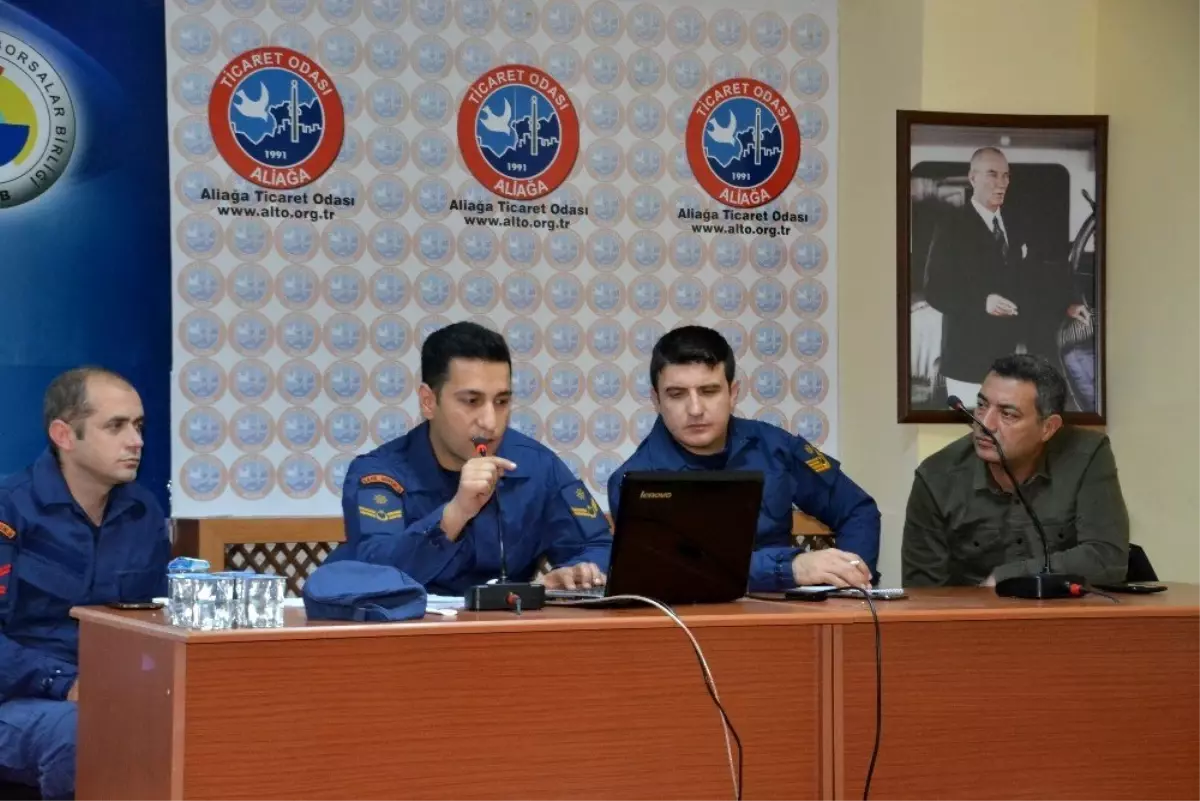 Sahil Güvenlik'ten Aliağalı balıkçılara bilgilendirme toplantısı