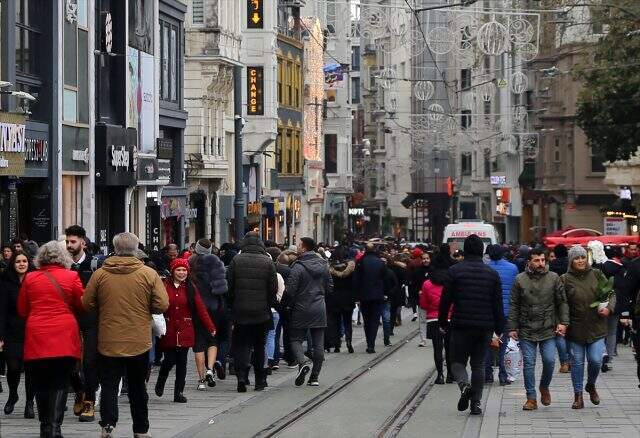 Taksim Meydanı'nda yılbaşı kutlamaları dolayısıyla güvenlik önlemleri arttırıldı!