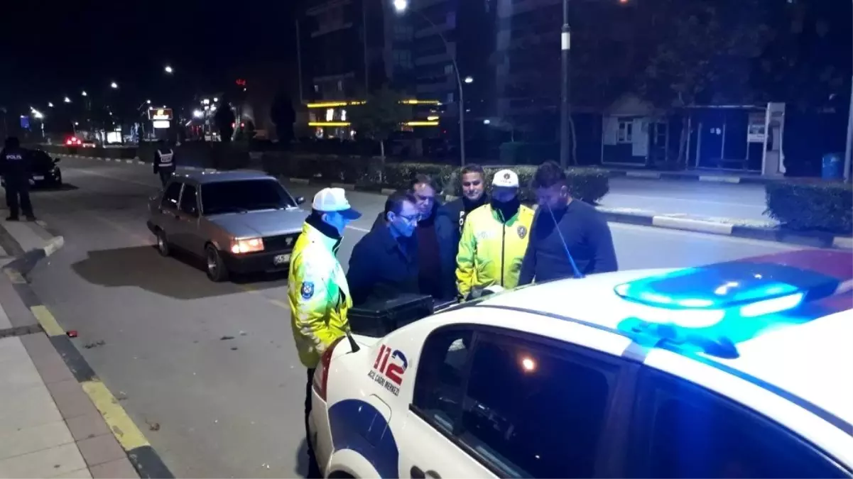 Alaşehir Kaymakamı sürücülerin yeni yılını kutladı