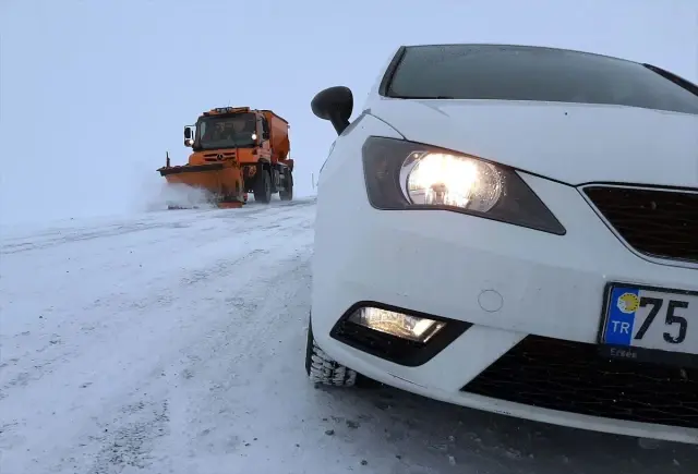 Ardahan'da kar ve sis etkili ulaşımı aksattı