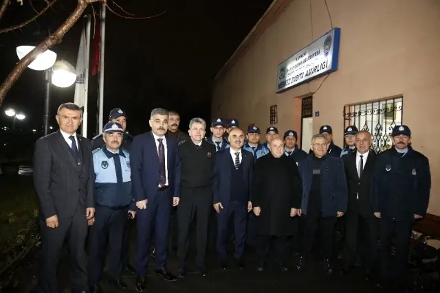 Başkan Büyükkılıç, Vali Günaydın ile birlikte görev başındakilere moral verdi Başkan Büyükkılıç, Vali Günaydın ile birlikte görev başındakilere moral verdi