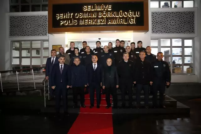 Başkan Büyükkılıç, Vali Günaydın ile birlikte görev başındakilere moral verdi Başkan Büyükkılıç, Vali Günaydın ile birlikte görev başındakilere moral verdi