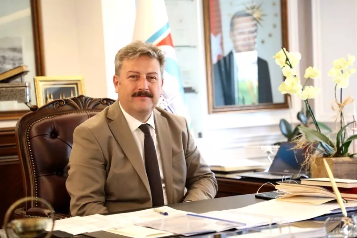 Başkan Dr. Mustafa Palancıoğlu Doç.Dr. Halil Tekiner ile Doç. Dr. Hacer Tokyürek'i Tebrik Etti