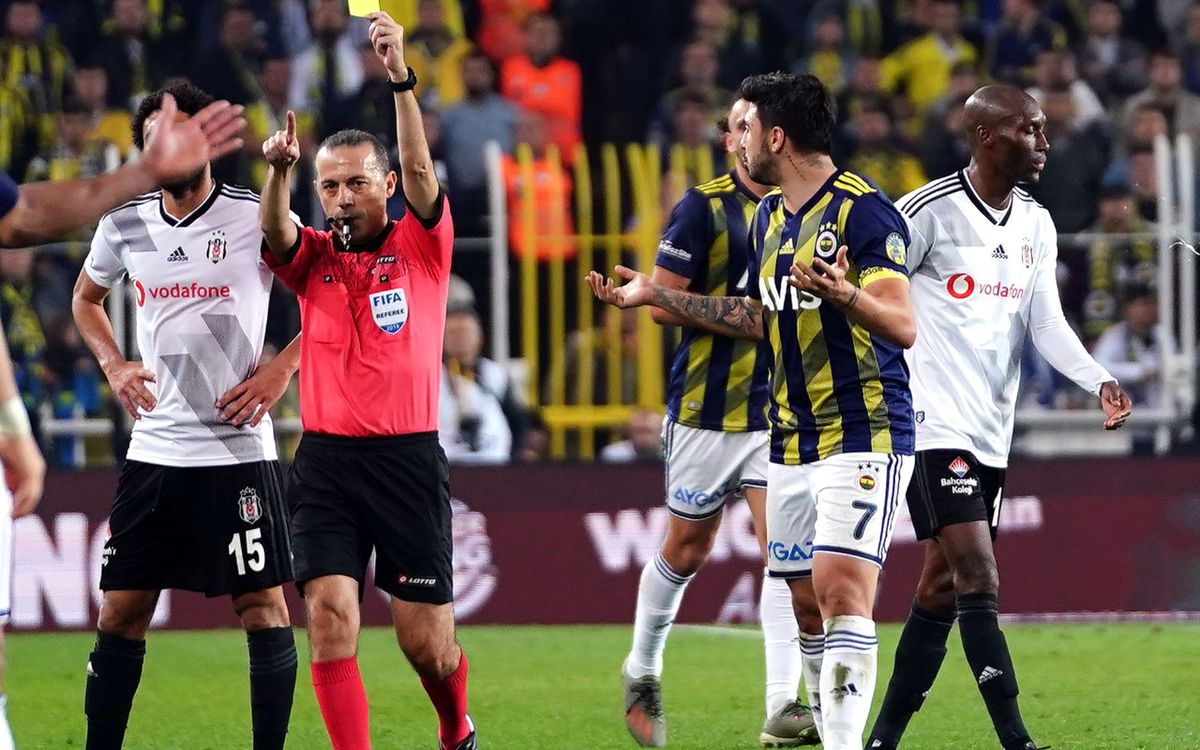Beşiktaş'ın yıldızından Cüneyt Çakır tepkisi: Formamın çekildiğini gördü