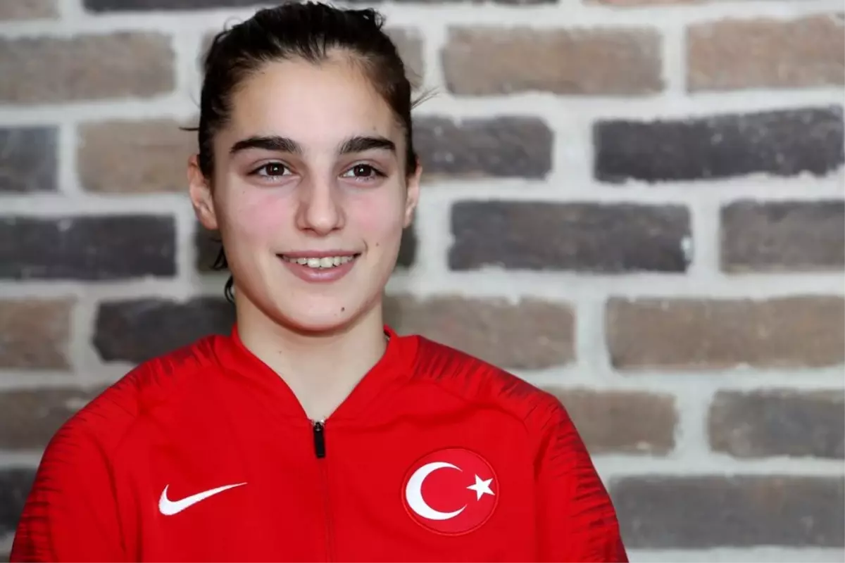 Beyza Kara: 'Ay-yıldızlı formayı giymek büyük bir onur'