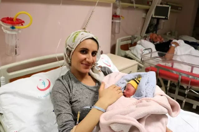 Diyarbakır, Elazığ ve Şırnak'ta yeni yılın ilk bebekleri doğdu Diyarbakır, Elazığ ve Şırnak'ta yeni yılın ilk bebekleri doğdu