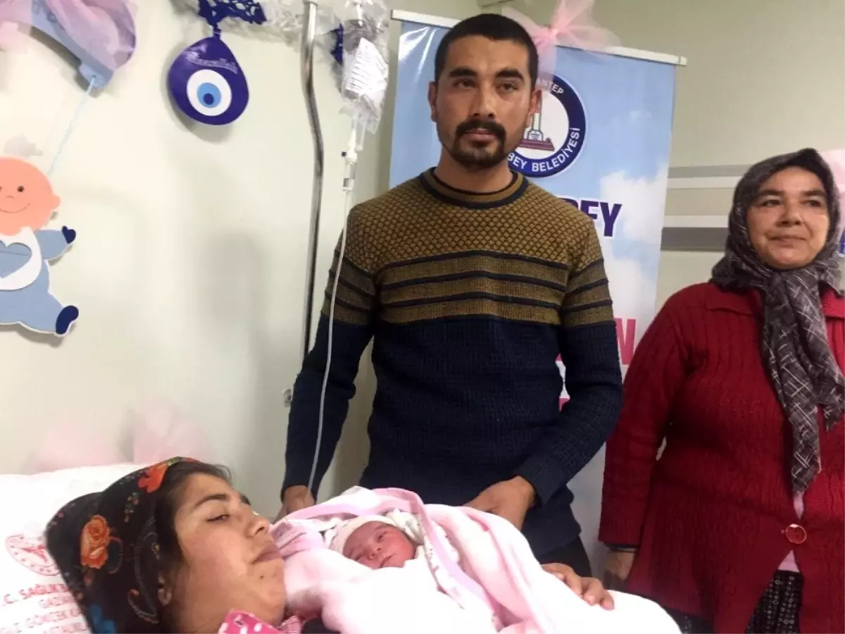 Gaziantep'te yeni yılın ilk bebeği Perihan Ilgın