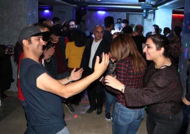 İranlı turistler 2020 yılına girerken Van'da eğlendi