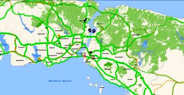 İstanbul'da özlenen manzara! Yılın ilk günü yollar boş kaldı