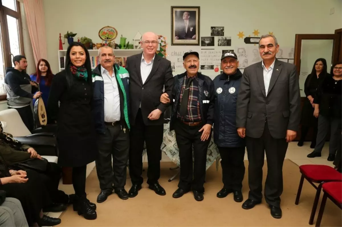 Koca çınarlar 'Cibali Karakolu' oyunu ile yeni yıla girdi