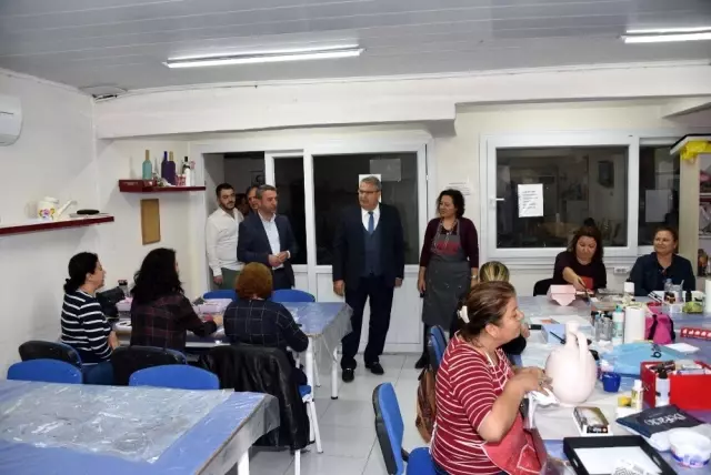 Kurslara katılan binlerce kadın ev ekonomilerine katkı sağladı Kurslara katılan binlerce kadın ev ekonomilerine katkı sağladı