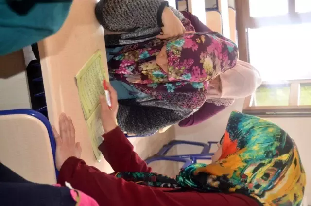Kurslara katılan binlerce kadın ev ekonomilerine katkı sağladı Kurslara katılan binlerce kadın ev ekonomilerine katkı sağladı