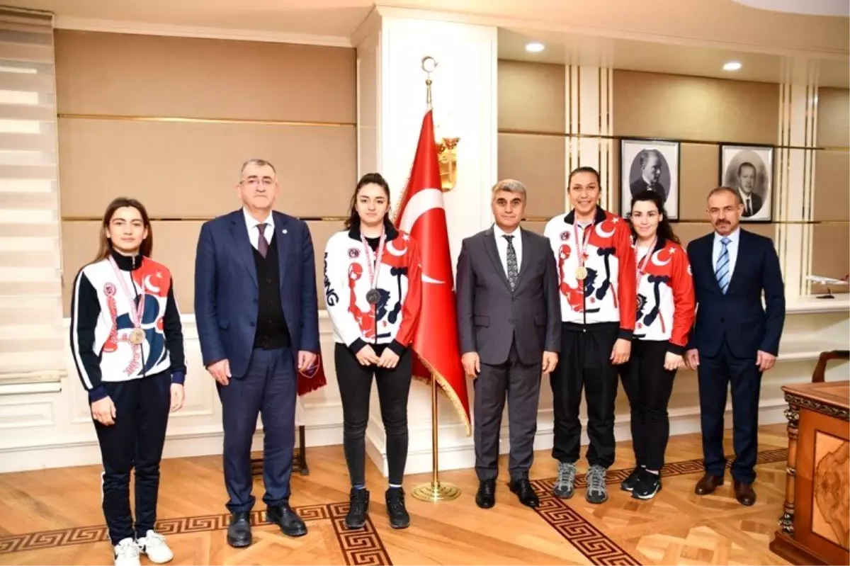Milli sporculardan Vali Gürel'e ziyaret