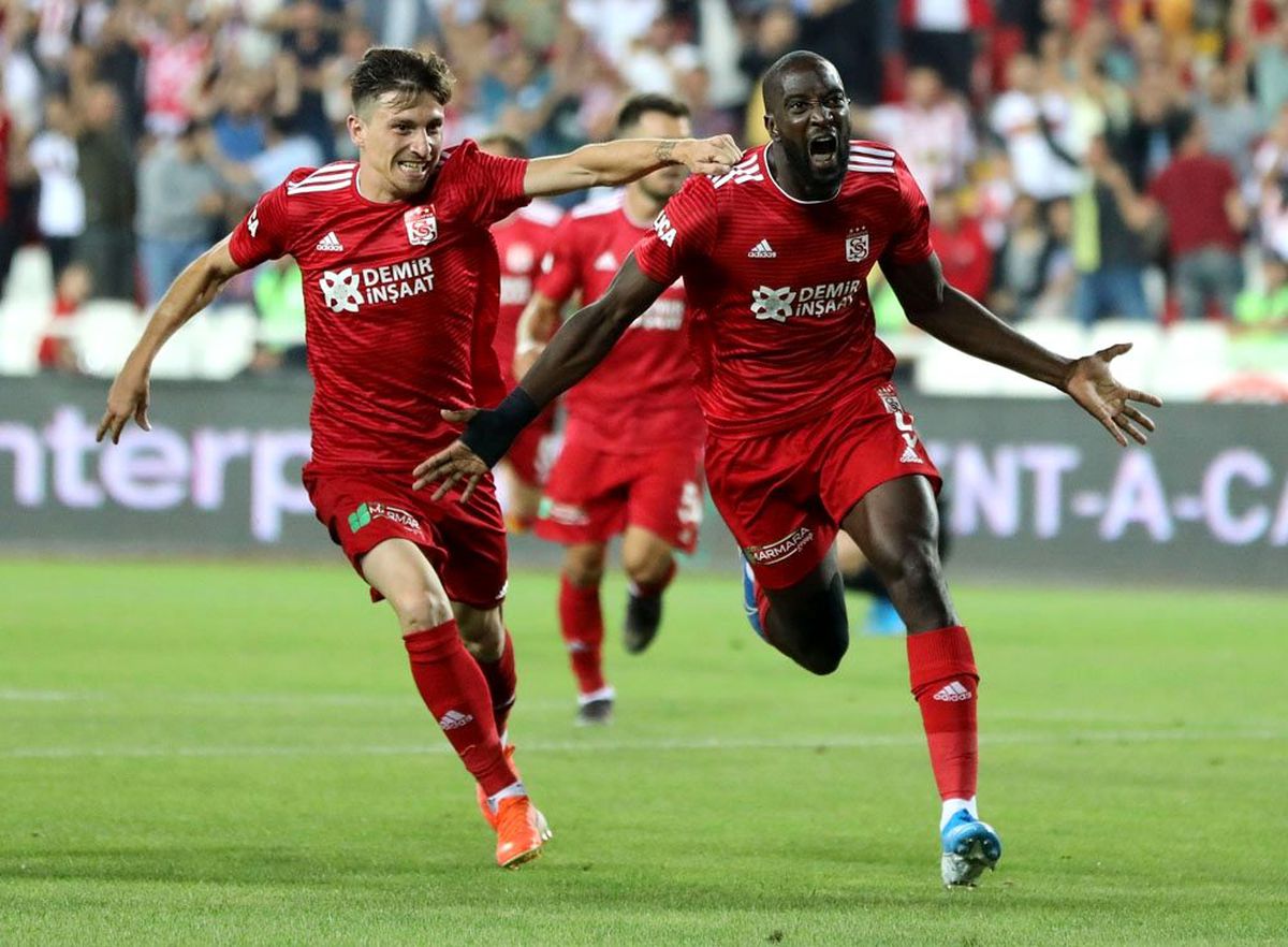Sivasspor uzatmalarda 6 gol attı