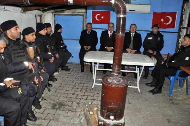 Vali Pehlivan, güvenlik güçlerini yalnız Bırakmadı Vali Pehlivan, güvenlik güçlerini yalnız Bırakmadı
