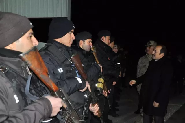 Vali Pehlivan, güvenlik güçlerini yalnız Bırakmadı Vali Pehlivan, güvenlik güçlerini yalnız Bırakmadı