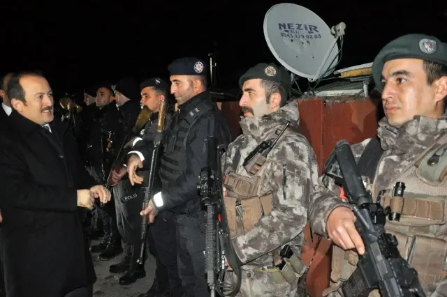Vali Pehlivan, güvenlik güçlerini yalnız Bırakmadı Vali Pehlivan, güvenlik güçlerini yalnız Bırakmadı